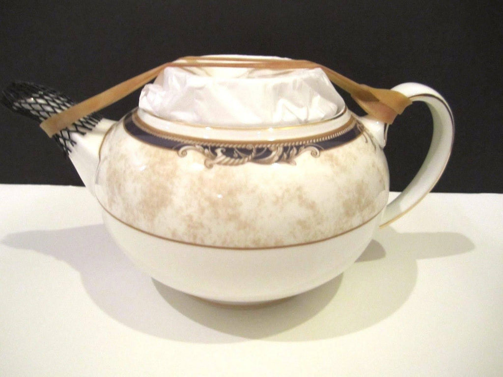 Cornucopia Teapot F1888