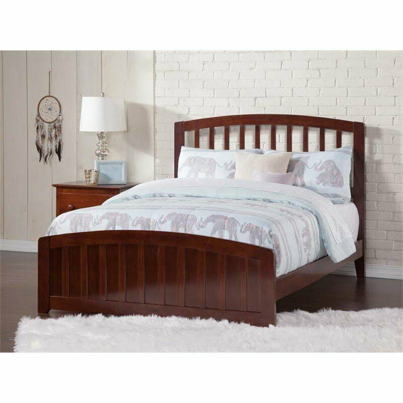 Full Spindle Bed in Walnut C8257