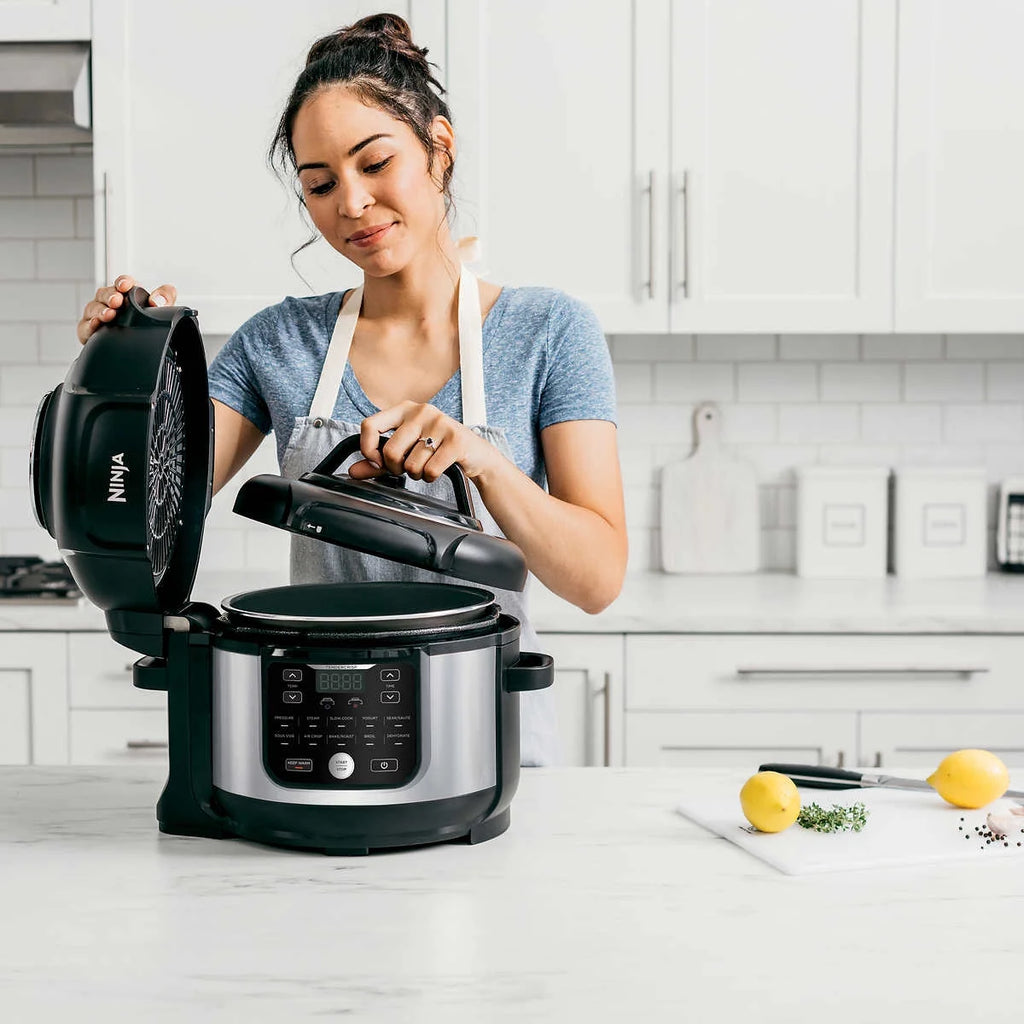 6.5-Quart Pressure Cooker B600093