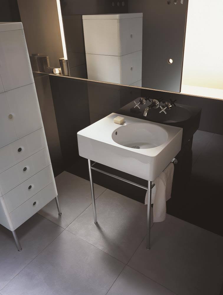 Chrome Metal Console S257