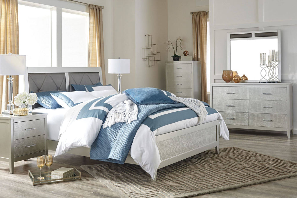 King Panel Bed D42482