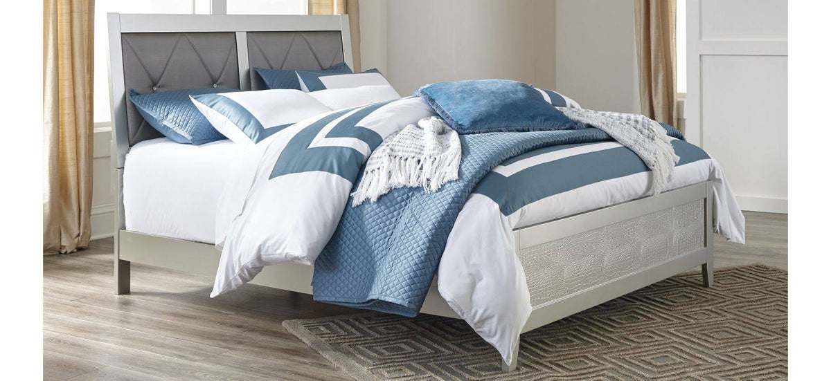 King Panel Bed D42482