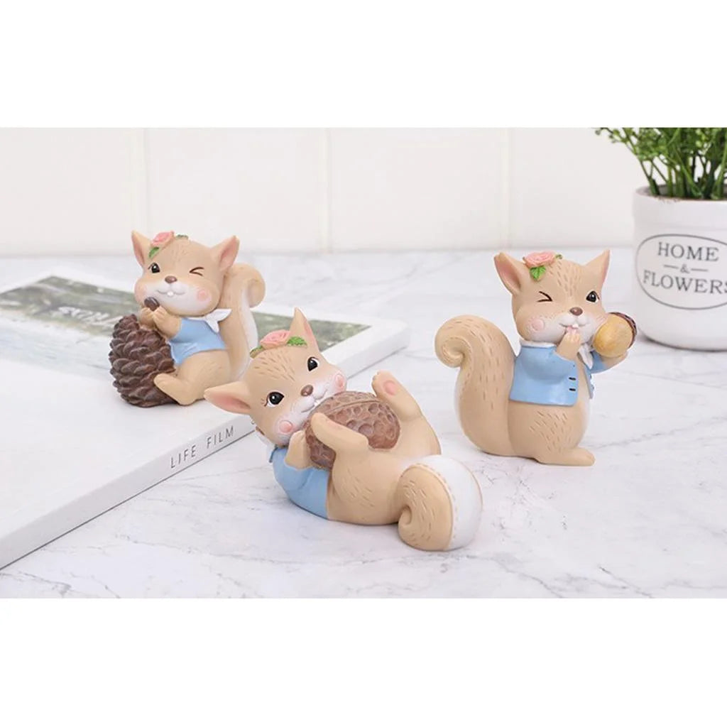 Walnut Mini Resin Squirrel Figures Hand-painted Ornament M100