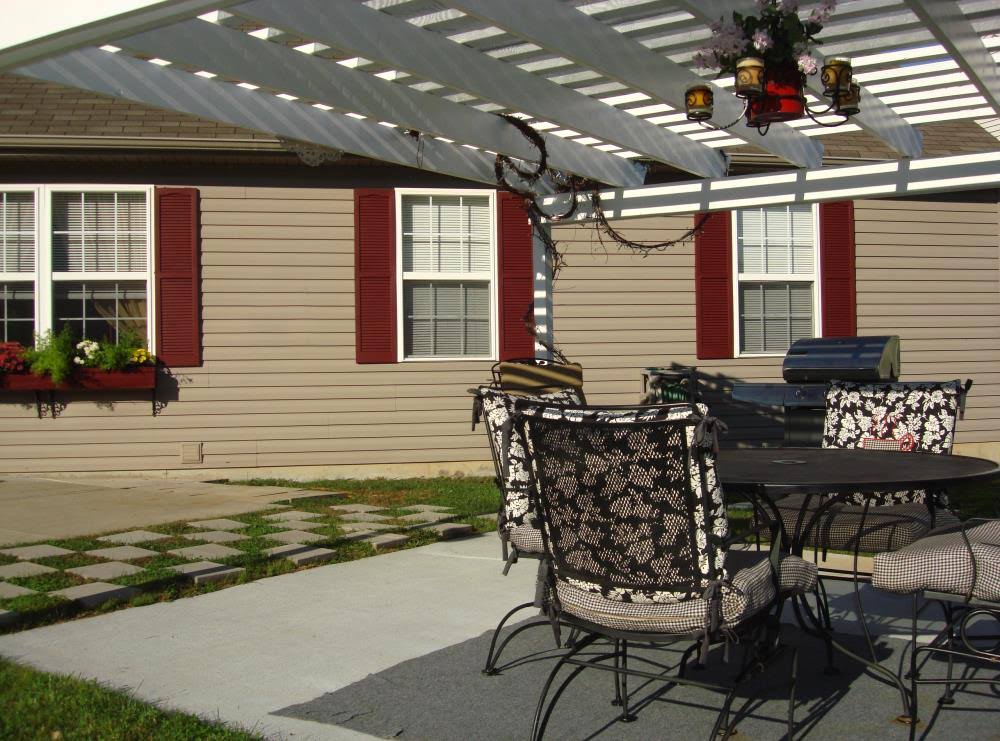 Indigo Blue Louvered Vinyl Exterior Shutters 2-Pack E362