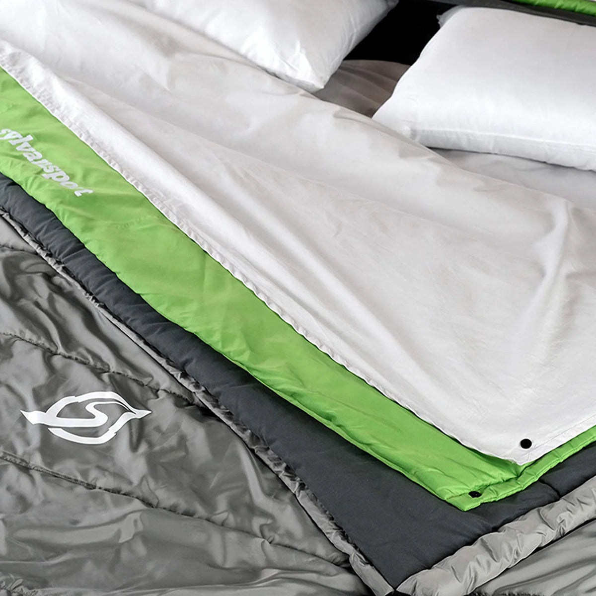 Cloud Layer Sleeping Bag with Cotton Sheet P936