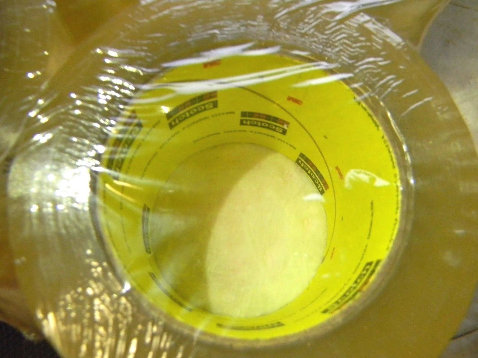 3M 372 Carton Sealing Tape V845235