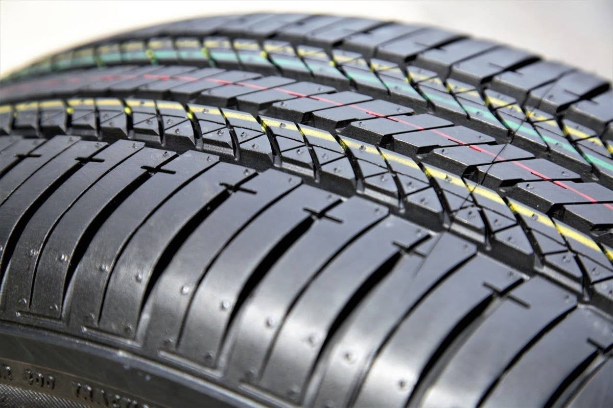 235/40R19 96V Tire Y736